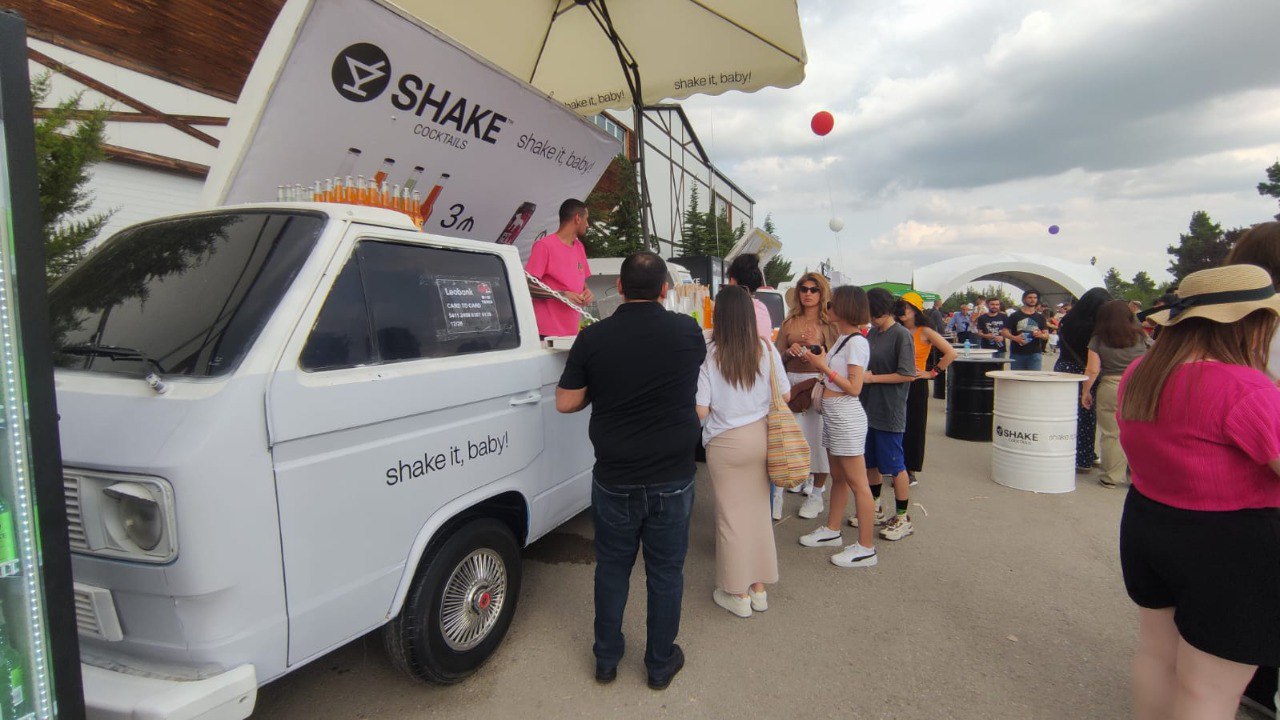 SHAKE and PIT BULL on the Rise: Our Drinks Rock Out at the Balloon Festival in Azerbaijan